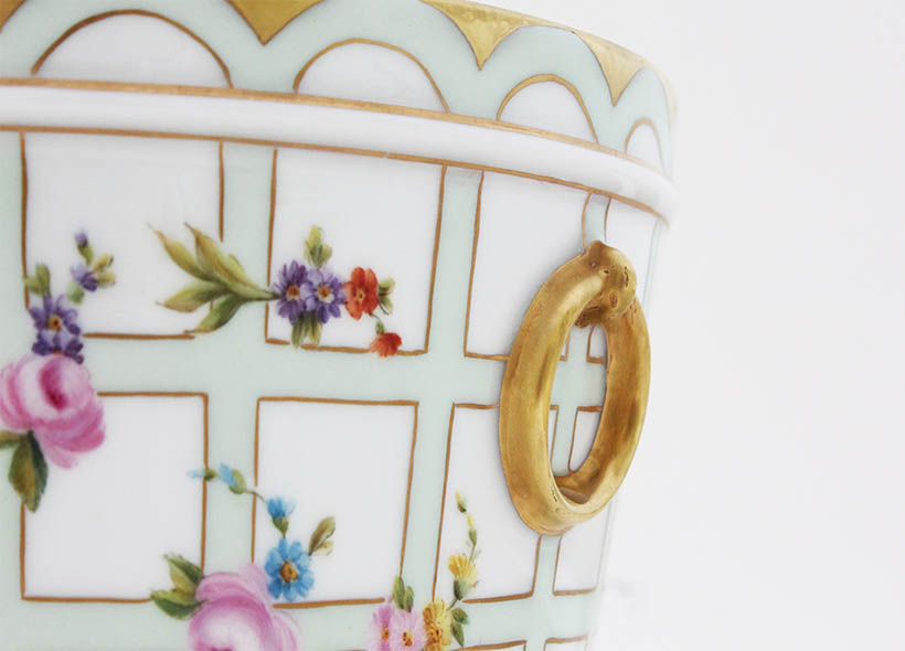 Véronique Etève-Habègre - Peinture sur Porcelaine - Cache Pot Roses  