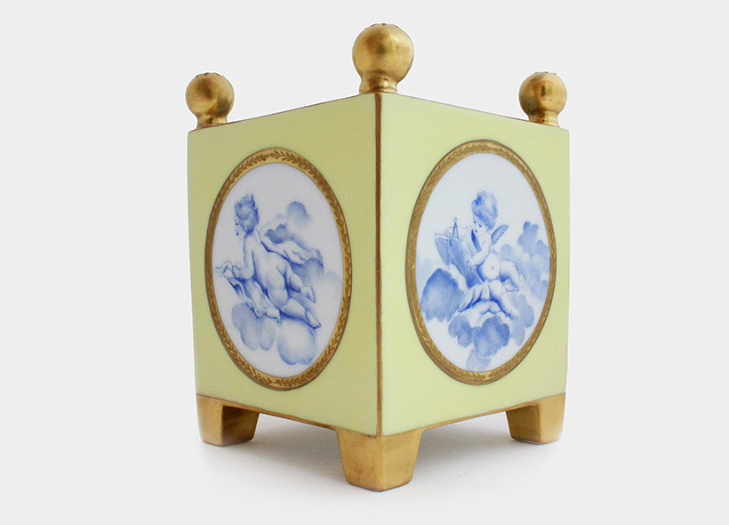 Véronique Etève-Habègre - Peinture sur Porcelaine - Caisse aux angelots  