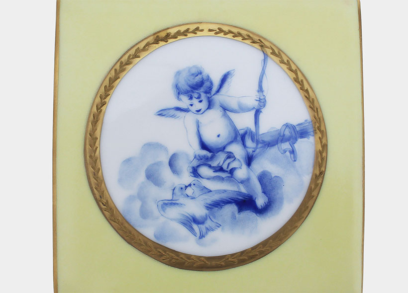 Véronique Etève-Habègre - Peinture sur Porcelaine - Caisse aux angelots  