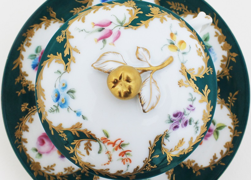 Véronique Etève-Habègre - Peinture sur Porcelaine - Tasse Trembleuse Fleurs  