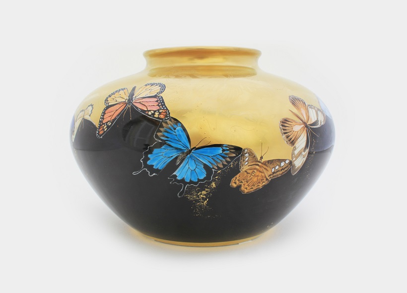 Véronique Etève-Habègre - Peinture sur Porcelaine - Vase Papillons Noir et Or  